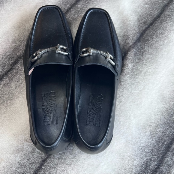 Salvatore Ferragamo Swan Black Leather Loafers - Picture 3 of 10